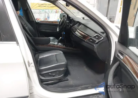 2013 BMW X5 xDrive35I/xDrive35I Premium/xDrive35I Sport Activity z USA, uszkodzony, nr VIN 5UXZV4C56D0G50501